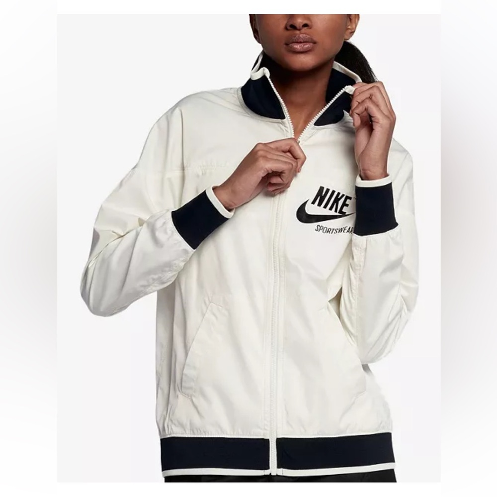 Nike Sportswear Women’s Windbreaker Track Jacket size medium